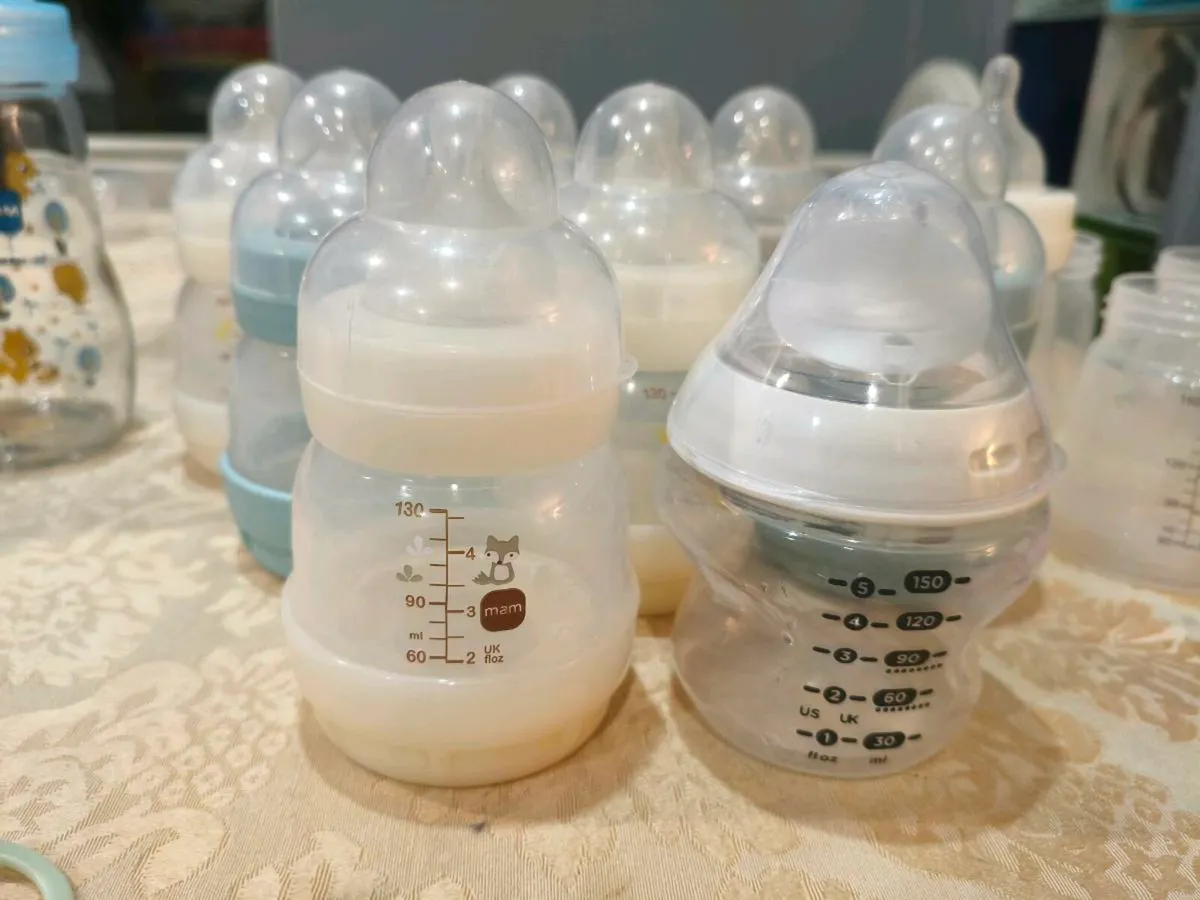 Selection of baby bottles - Image 4