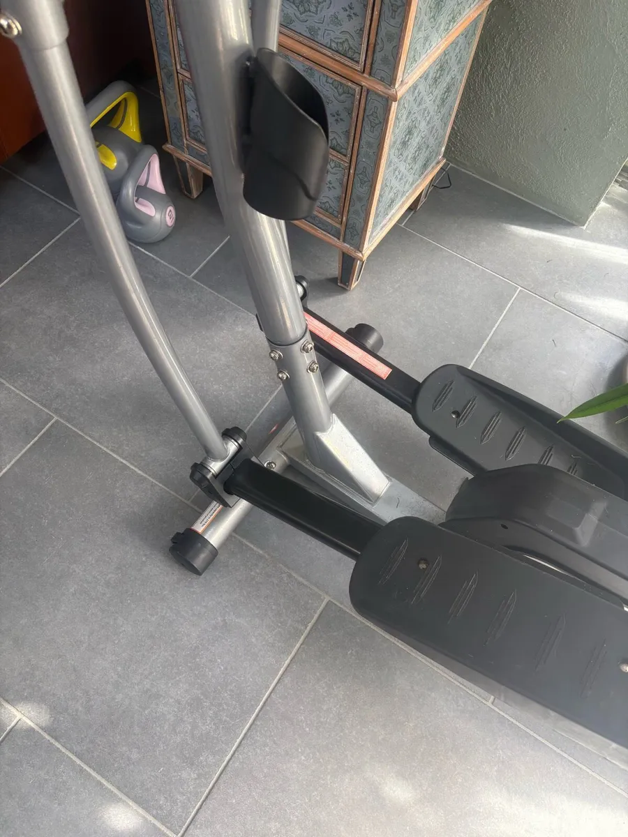 Fitness Reality Elliptical Trainer - Image 4