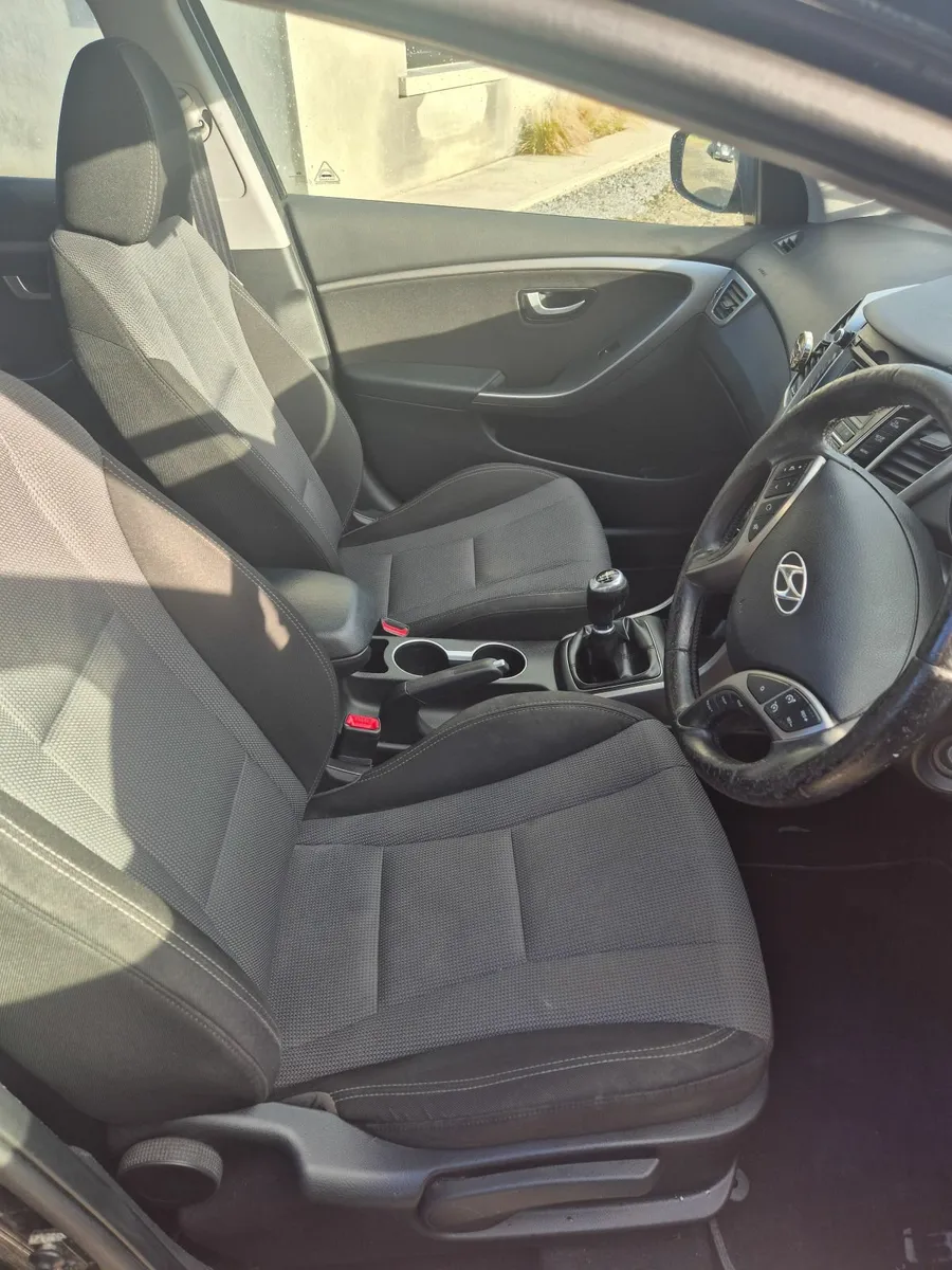 Hyundai i30 2012 - Image 2