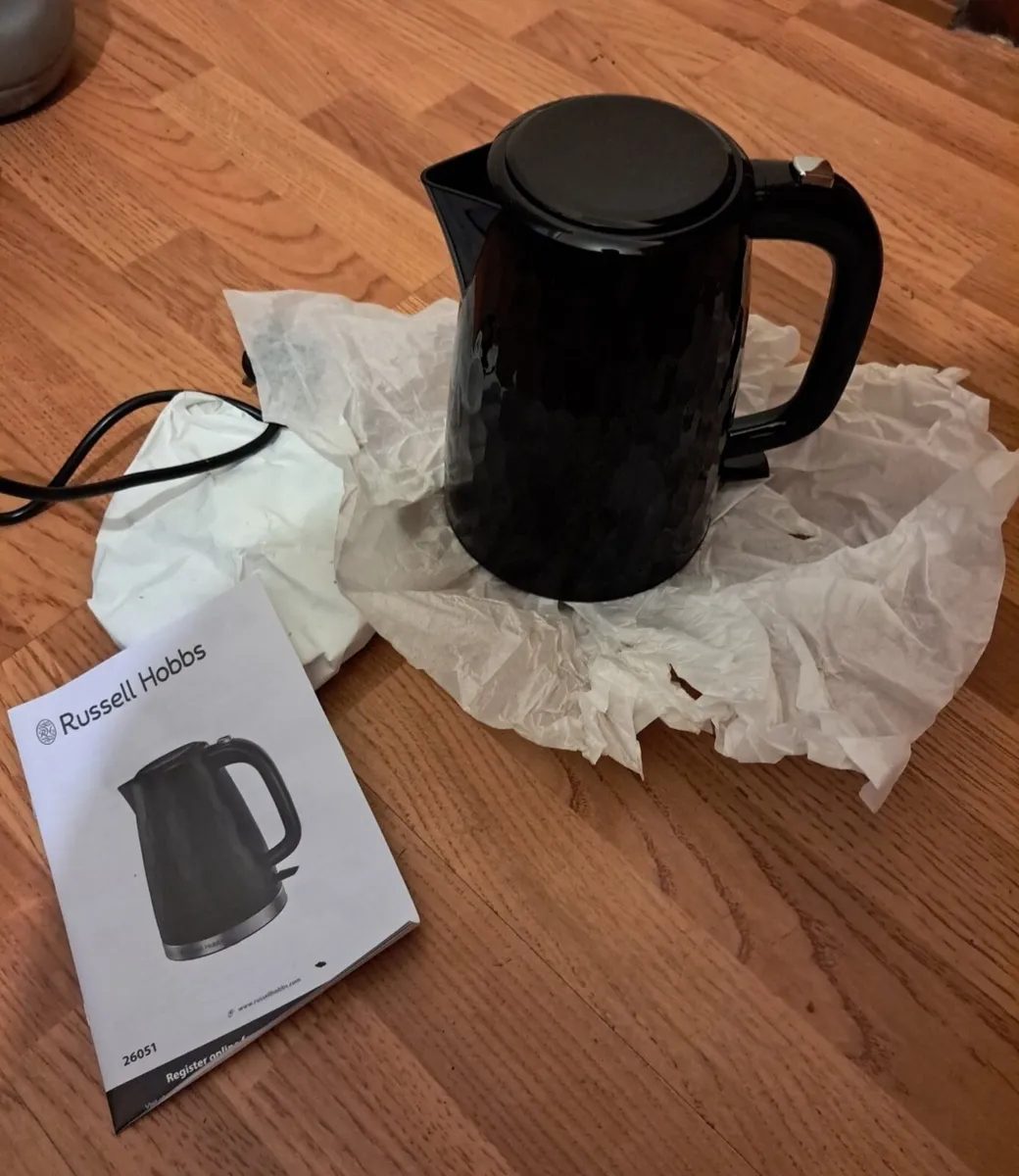 New. Black Honeycomb kettle - Image 1