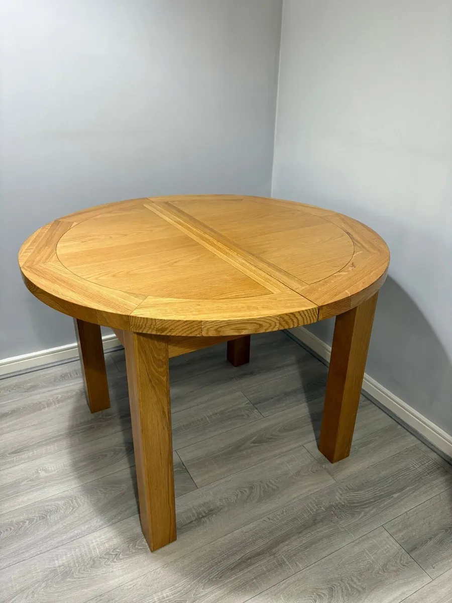 Kitchen table - Image 1