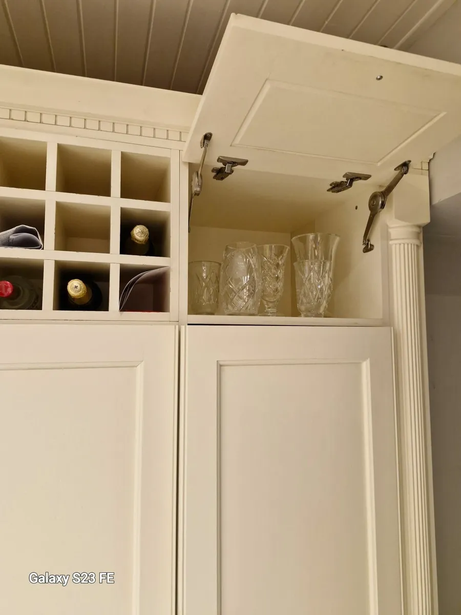 Kitchen cabinet with wine rack - Image 4