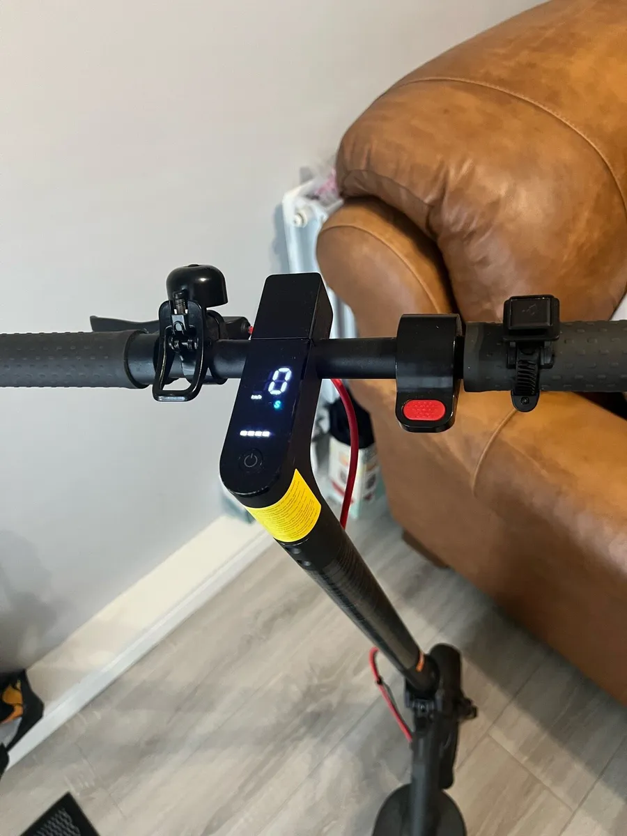 Xiaomi Pro electric scooter - Image 3
