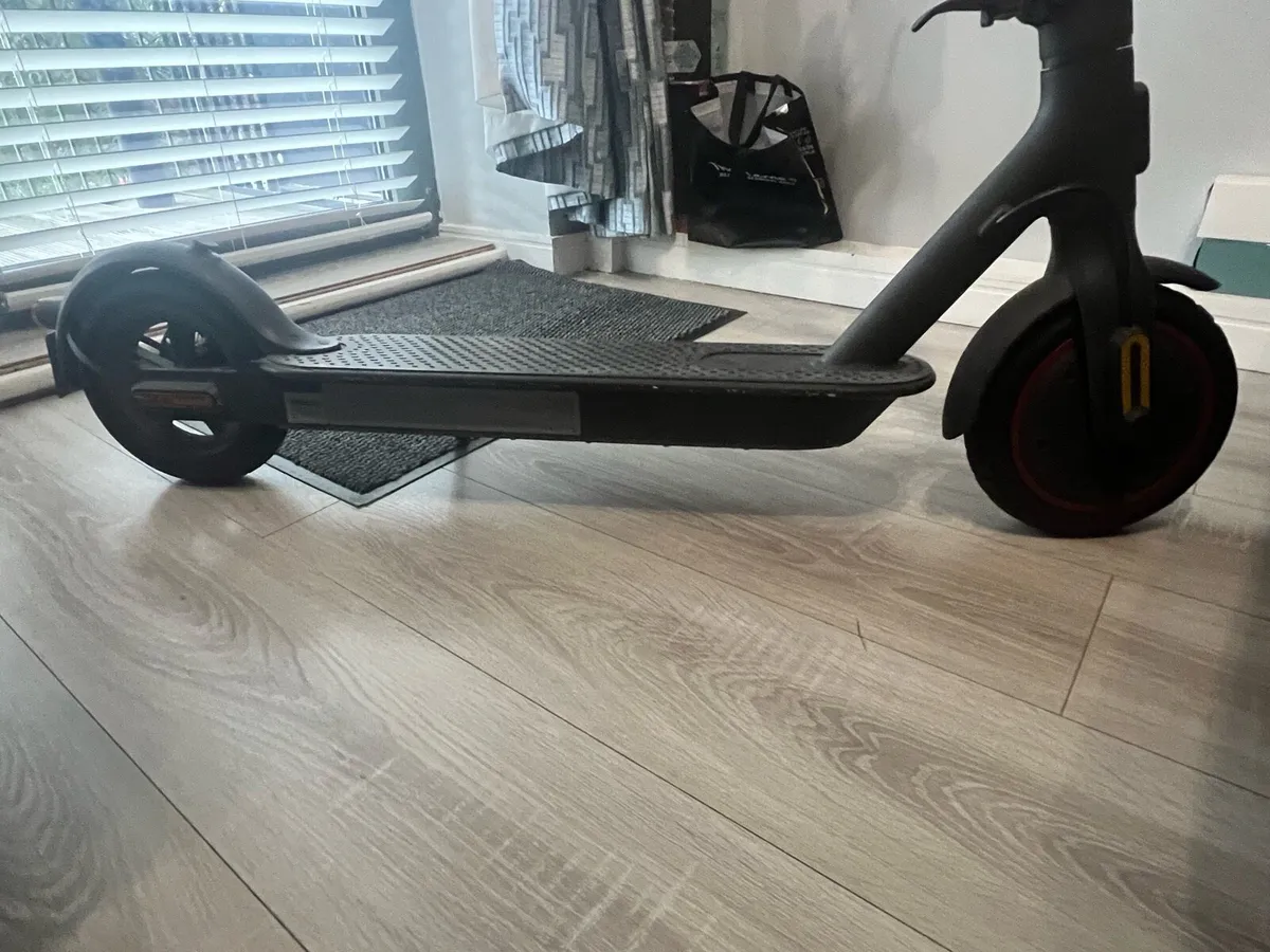 Xiaomi Pro electric scooter - Image 4