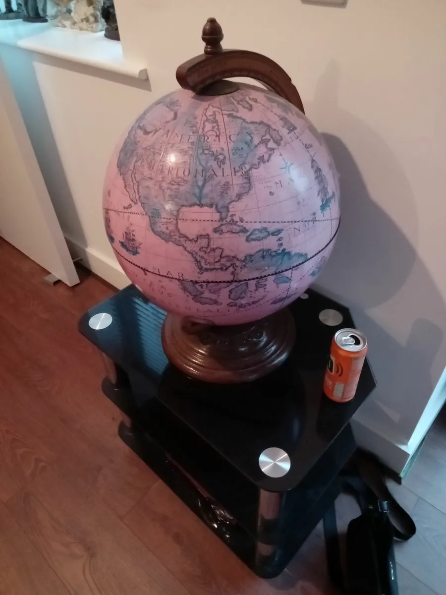 New carpet and globe
