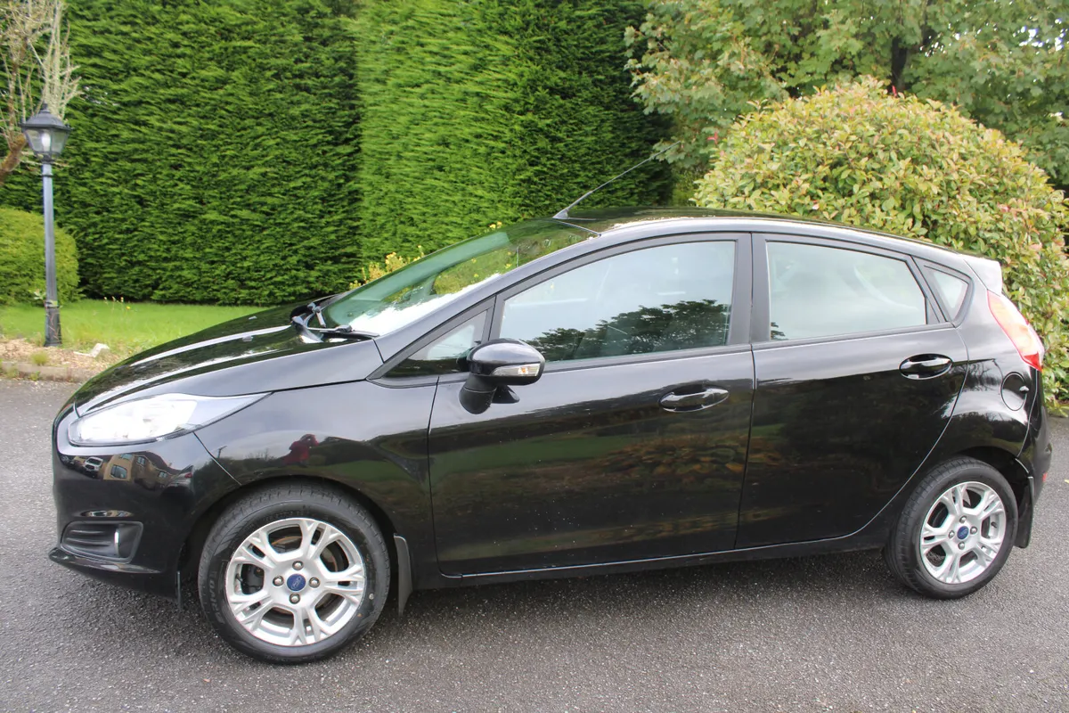 2015 FORD FIESTA ZETEC 1.25 5dr. - Image 4