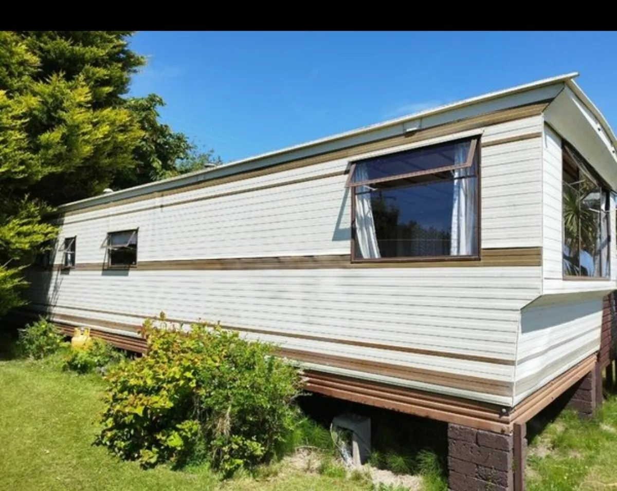 Demountable unit - Image 1