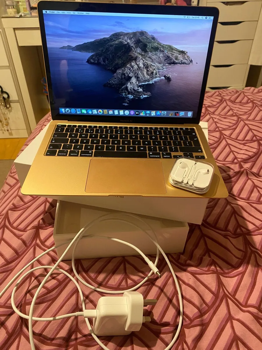 MacBook Air 13.3  - 256GB Rose Gold - Image 3