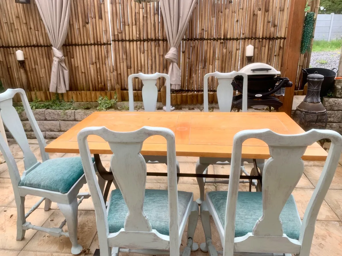 Table & Chairs - Image 3