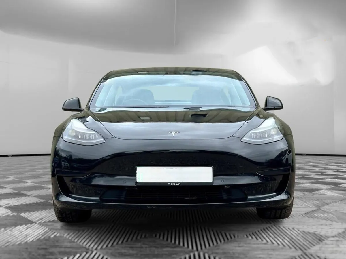 212 Tesla Model 3 Standard Plus - Image 3