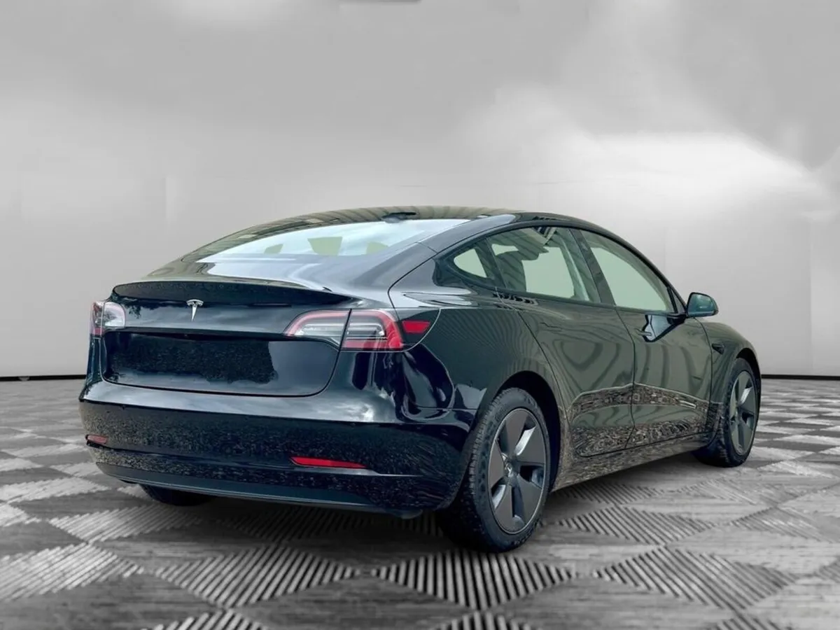 212 Tesla Model 3 Standard Plus - Image 2
