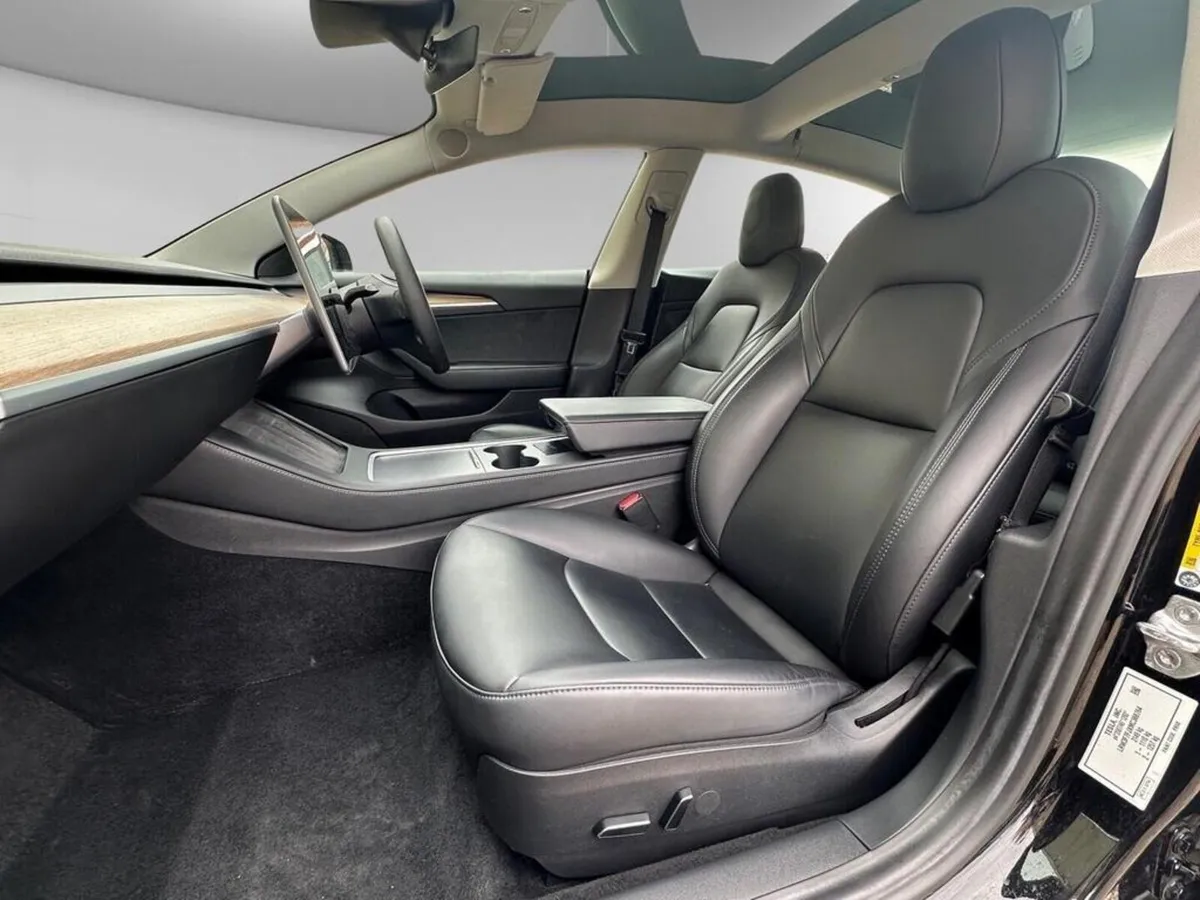 212 Tesla Model 3 Standard Plus - Image 4