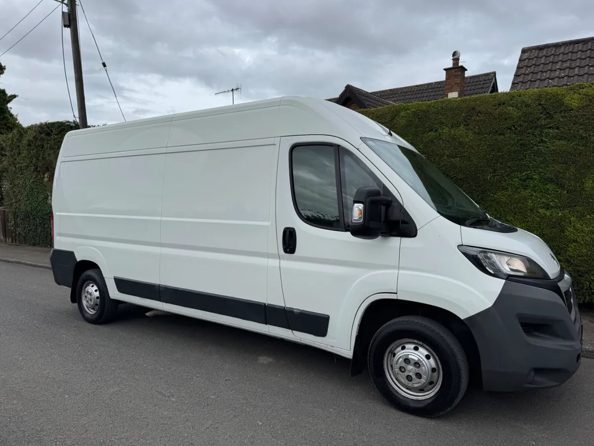 Peugeot Boxer LOW MILAGE - Image 1