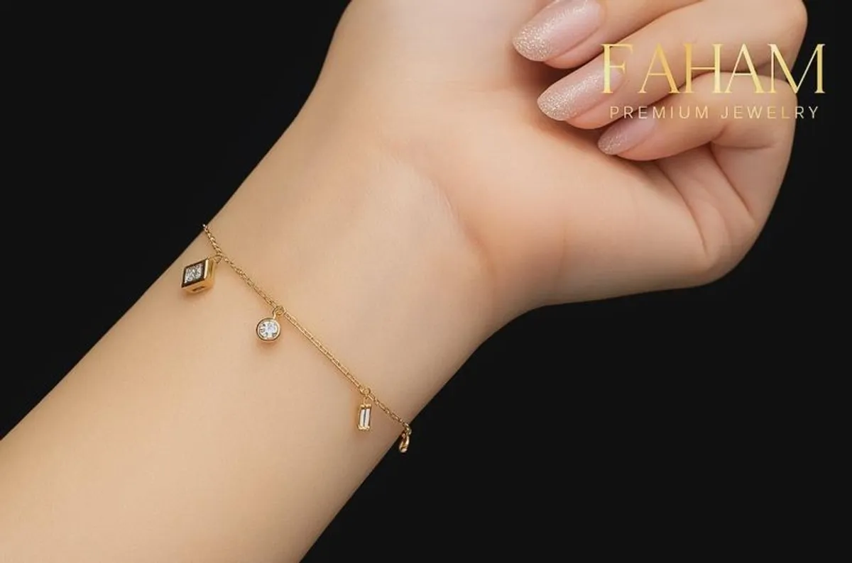Diamond Bracelet: 18K Gold, Mixed Cut, D VVS2, 0.814 ctw - Image 1