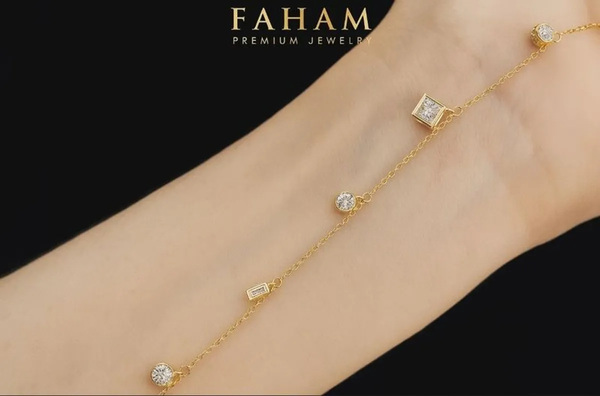 Diamond Bracelet: 18K Gold, Mixed Cut, D VVS2, 0.814 ctw - Image 2