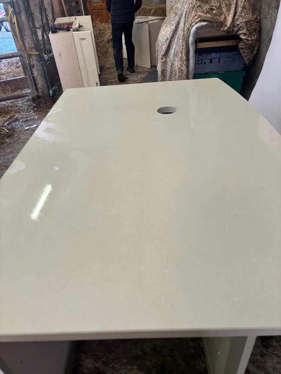 Kitchen island - Image 3
