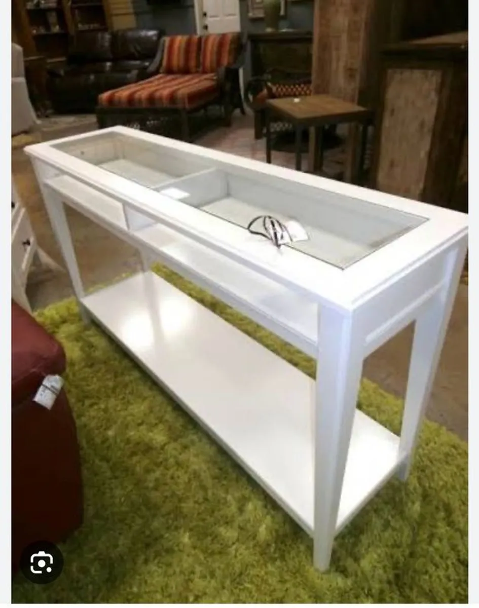 tables - Image 1