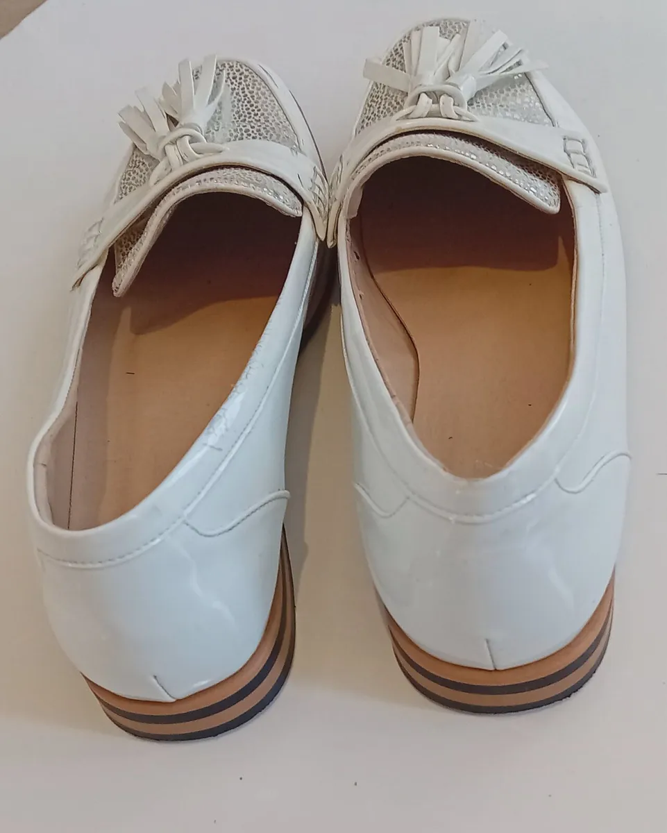 Ladies Elegant Shoes - Image 3