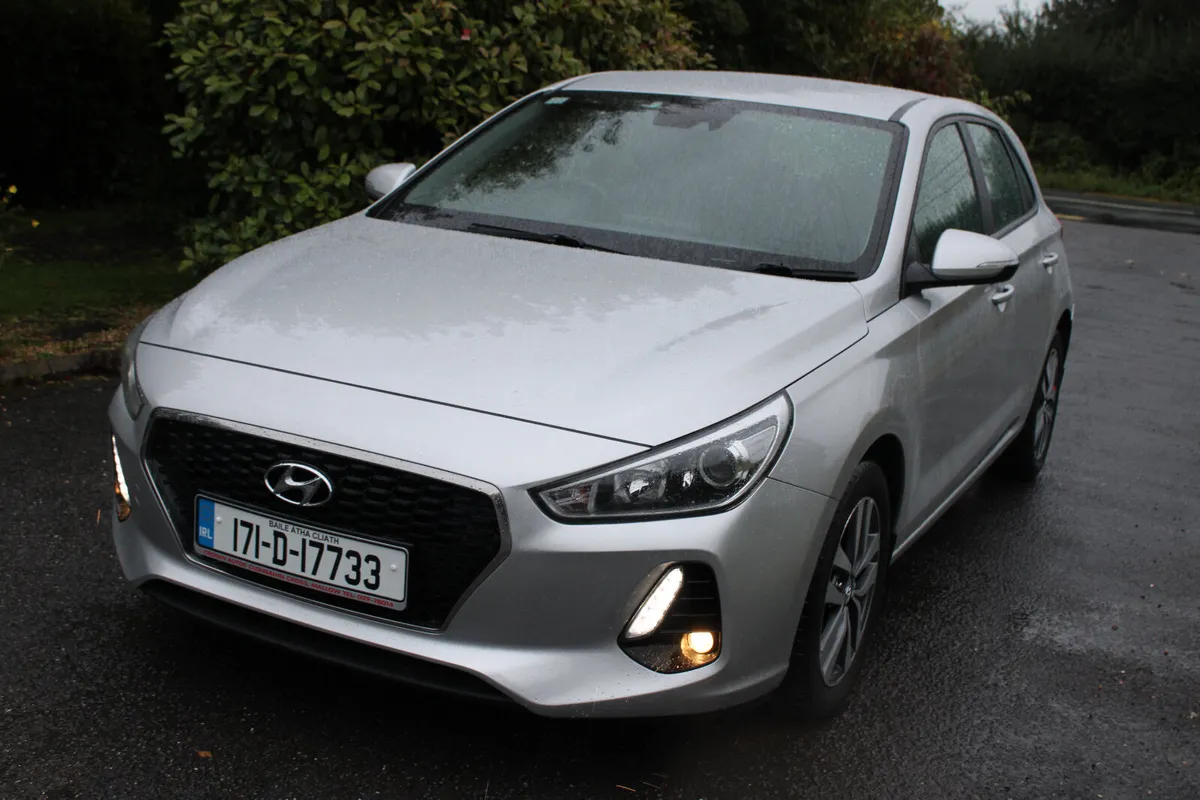 2017 HYUNDAI i30 DELUXE 1.6 CRDI 5dr. NEW MODEL - Image 3