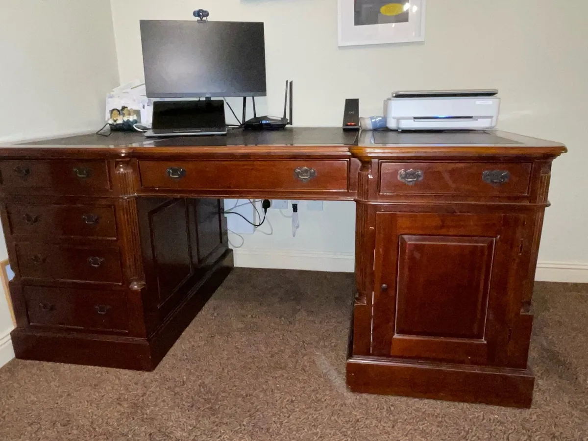 Partners Desk - Image 2