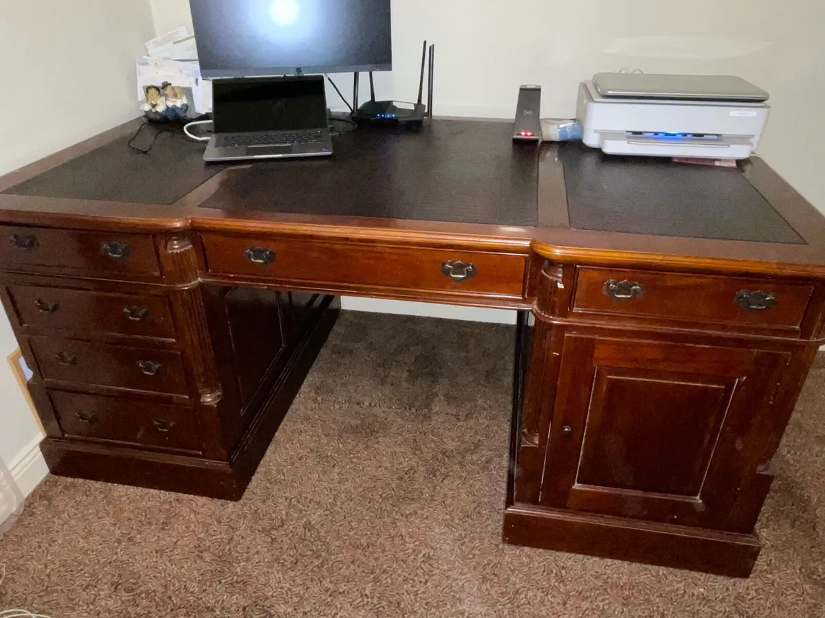 Partners Desk - Image 3