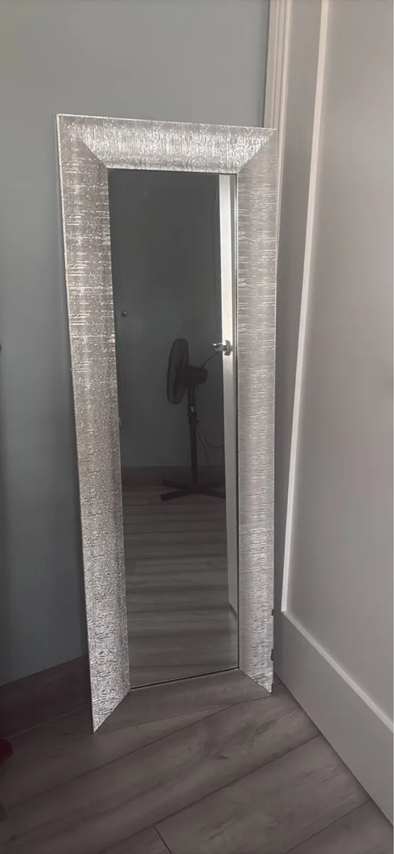 Mirror - Image 1
