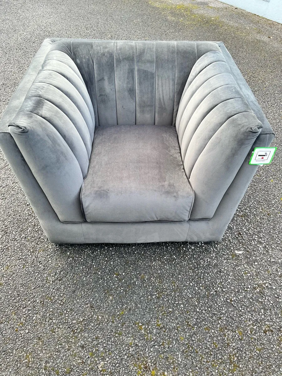 Brand New - Grey velvet armchair - Image 2