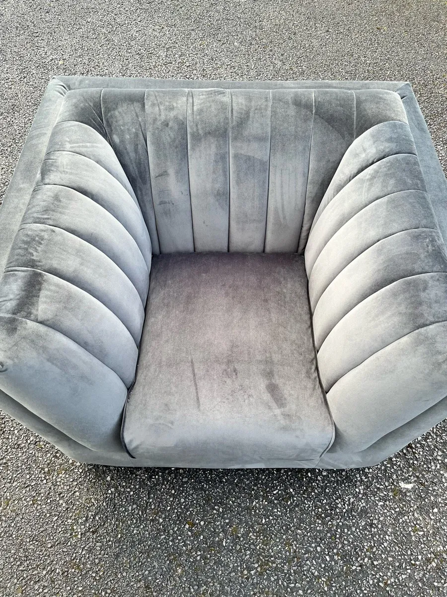 Brand New - Grey velvet armchair - Image 3