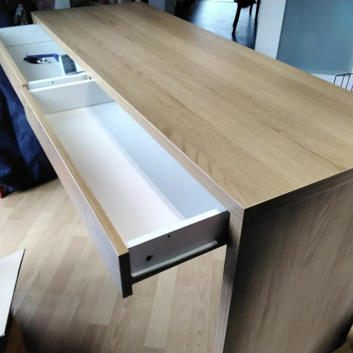 study table - Image 4