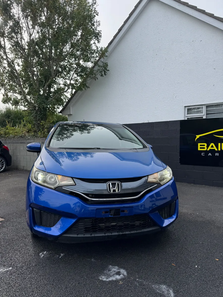 2015 HONDA FIT 1.3 auto - Image 2