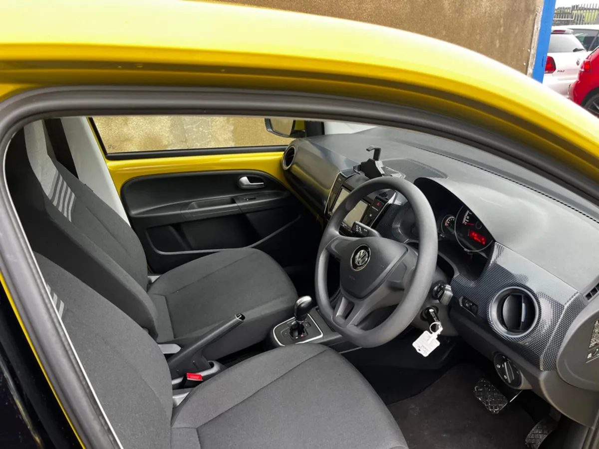 Volkswagen up! AUTOMATIC 1.0 PETROL - Image 4