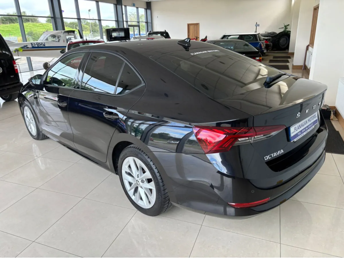 Skoda Octavia AMBITION 2.0 TDI 115HP 4DR - Image 3