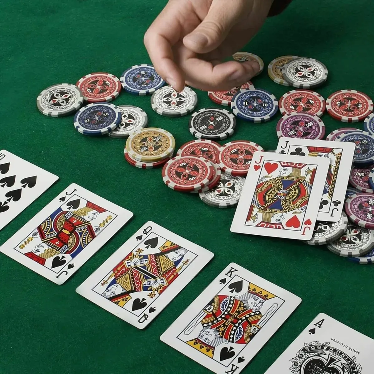 Texas Holdem Poker Chips Set with Aluminum Case - Image 4