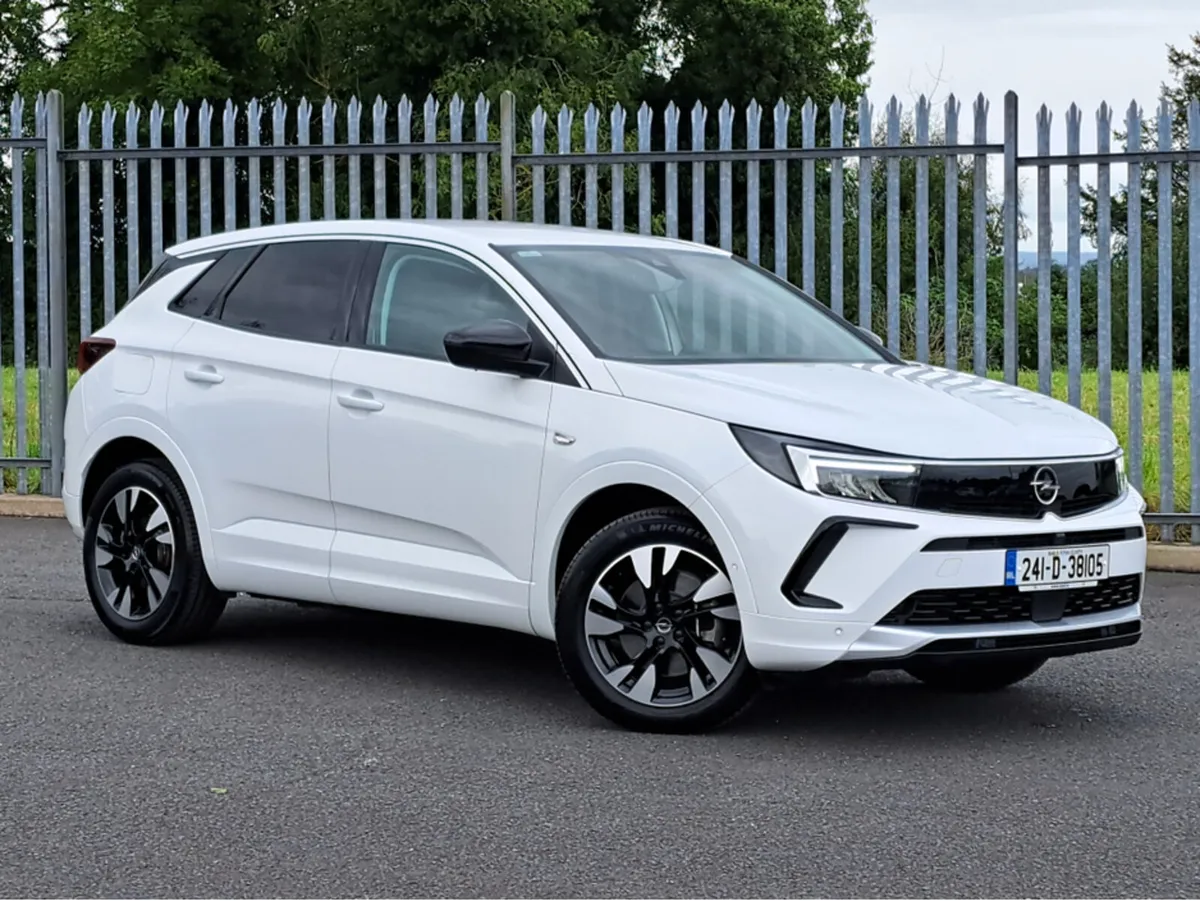 Opel Grandland ELEGANCE 1.6TURBO 225BHP **PLUG IN - Image 3