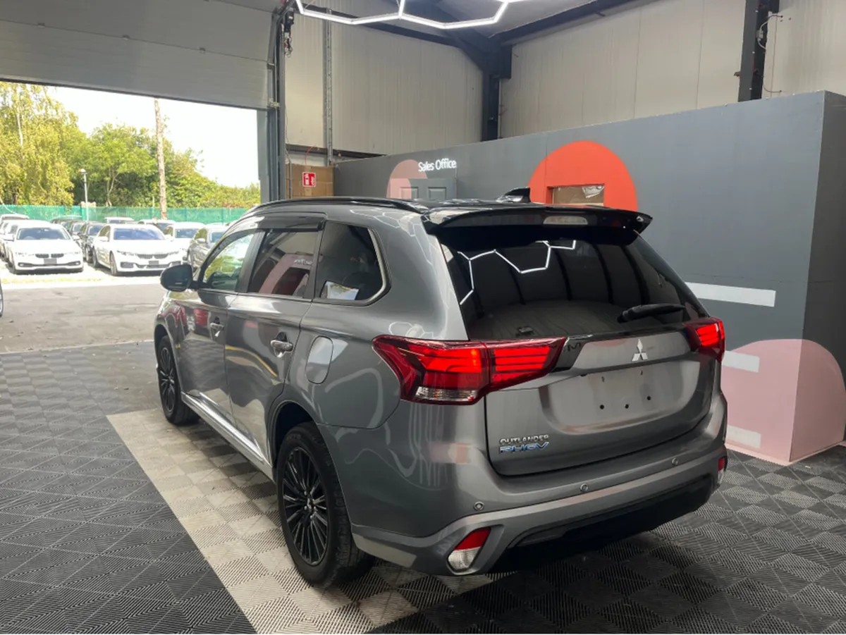 Mitsubishi Outlander 2020 MITSUBISHI OUTLANDER PHE - Image 4