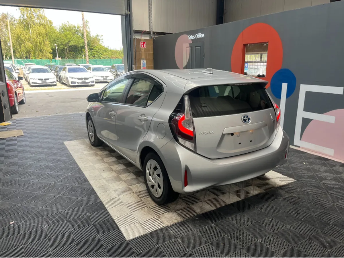 Toyota Aqua 2020 TOYOTA AQUA 1.5L HYBRID / 98K KMS - Image 4