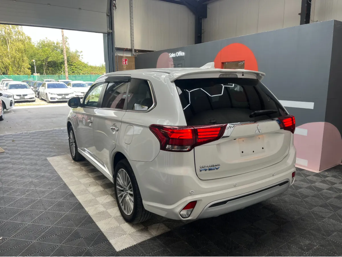Mitsubishi Outlander 2020 MITSUBISHI OUTLANDER PHE - Image 4
