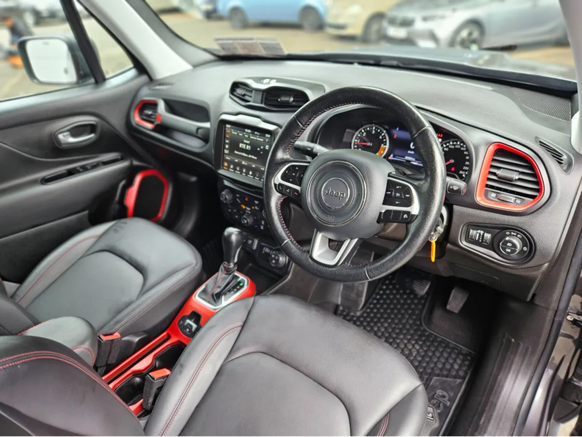 Jeep Renegade 2.0 M-JET 170HP AWD T TRAIL 5DR - Image 3
