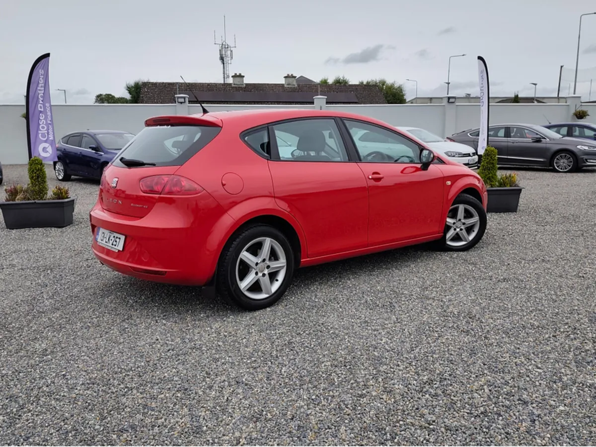 SEAT Leon 1.6 TDI 105HP COPA 4DR - Image 2