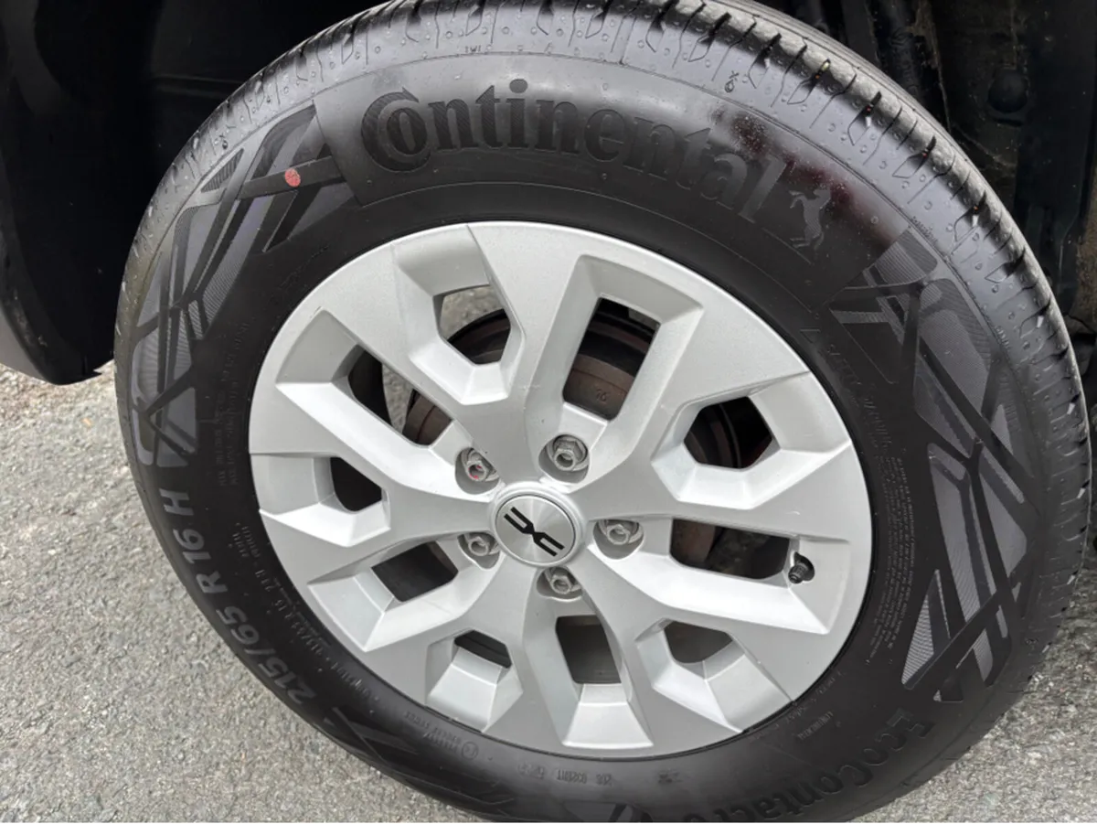 Dacia Duster EXPRESSION TCE 150 EDC Automatic - Image 3