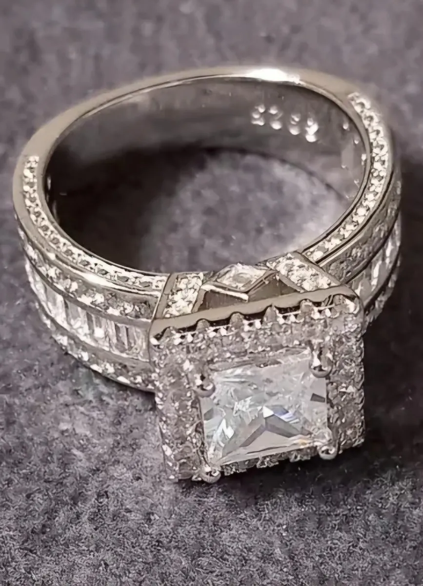 925 moissanite ring size 9 - Image 2