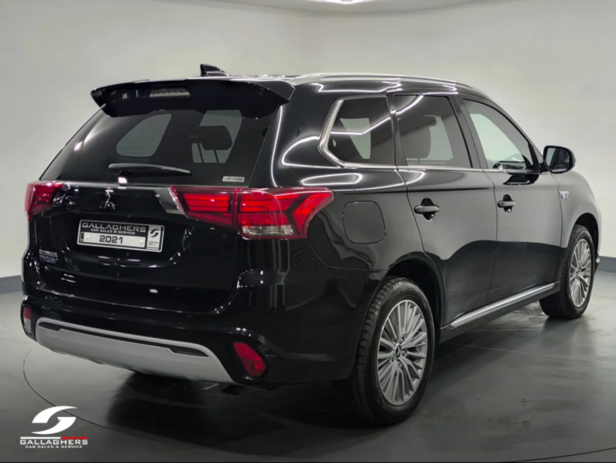 Mitsubishi Outlander (211) EXCEED PHEV CVT TOP SPE - Image 4