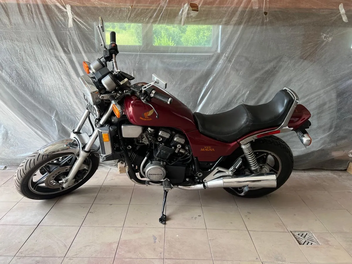 Honda vf1100 Magna v65 - Icon - Image 2
