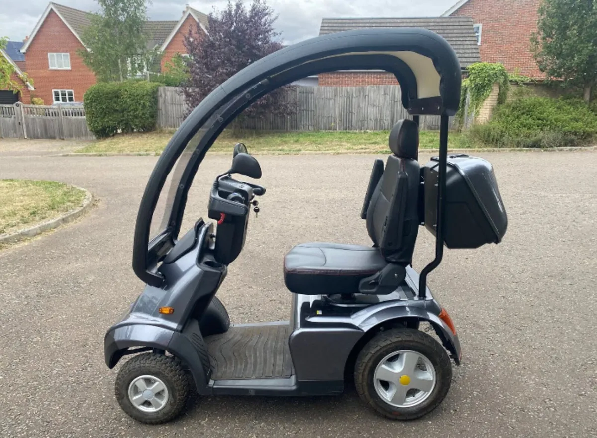 Mobility scooter - Image 1