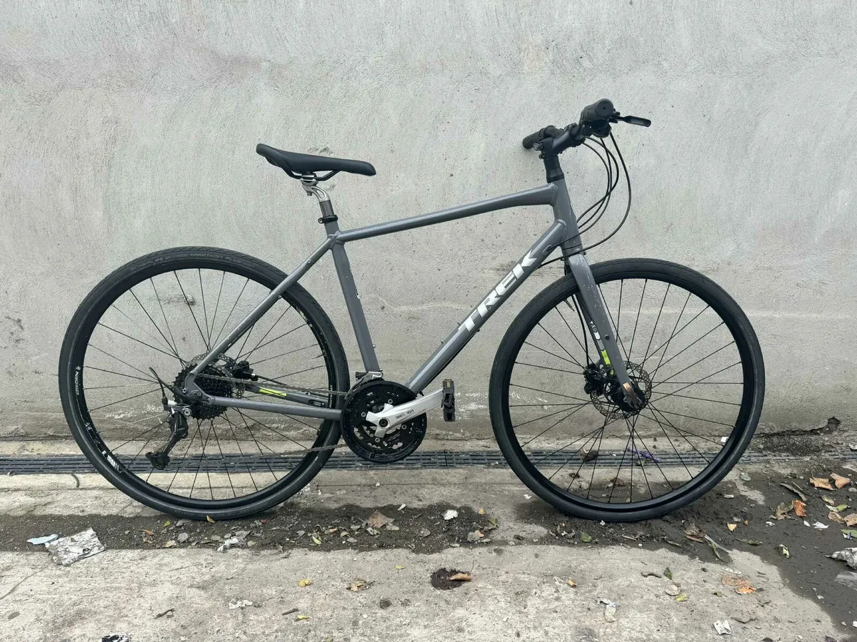 Trek FX hybrid bike - Image 2