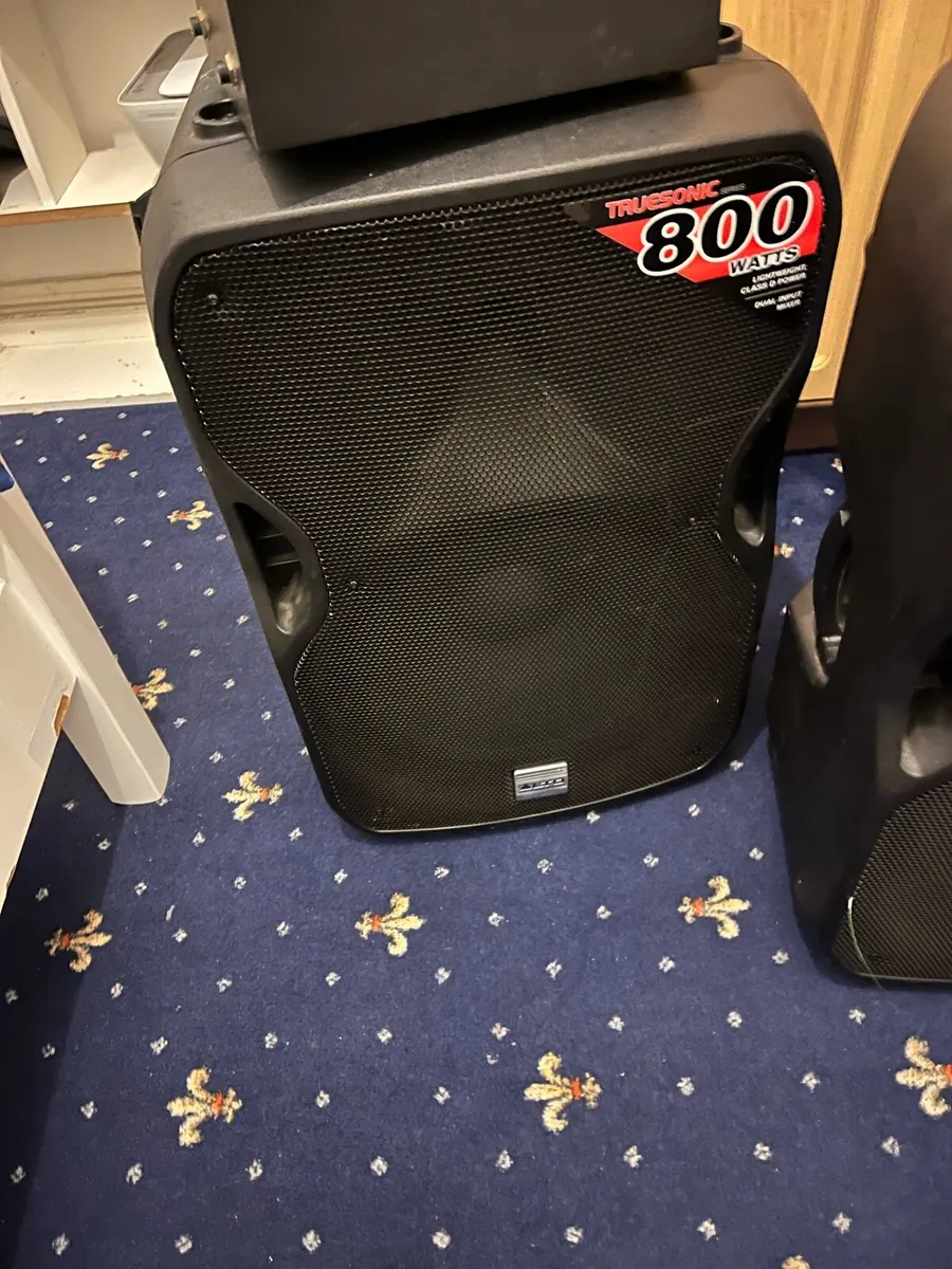 DJ Equipment - Image 2