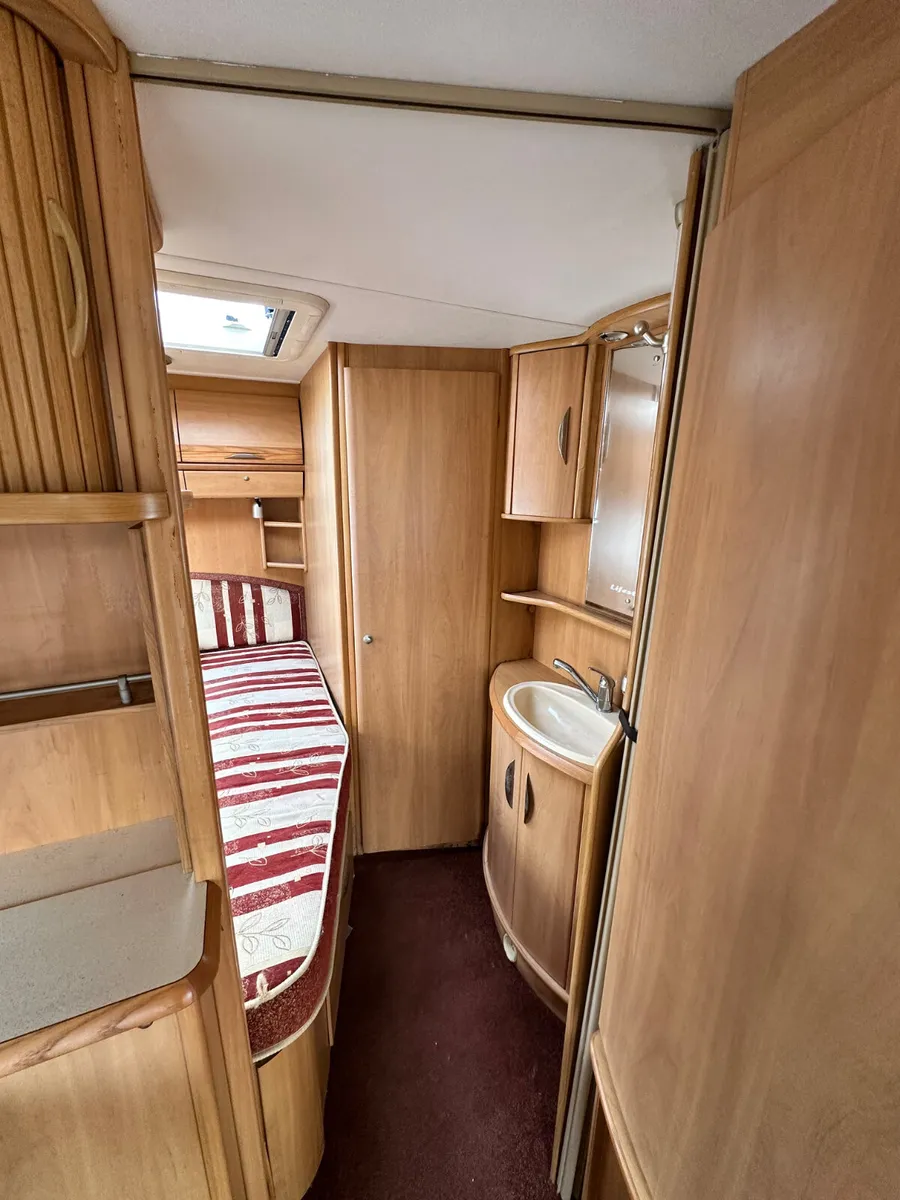 ✨BARGAIN SWIFT ACCORD 4 BERTH FIXED BED✨ - Image 4