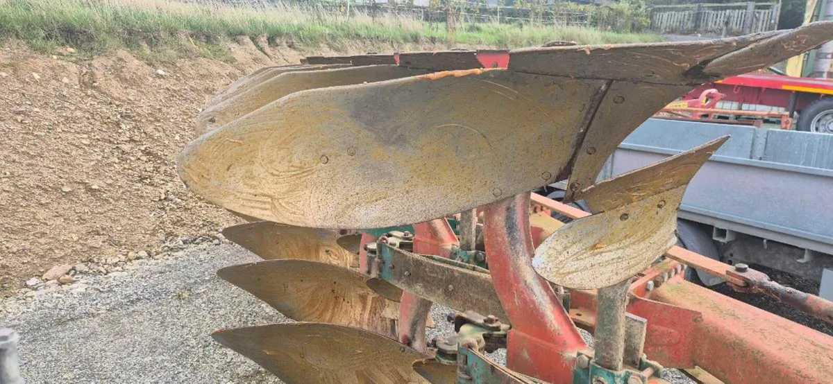 5 furrow plough - Image 4