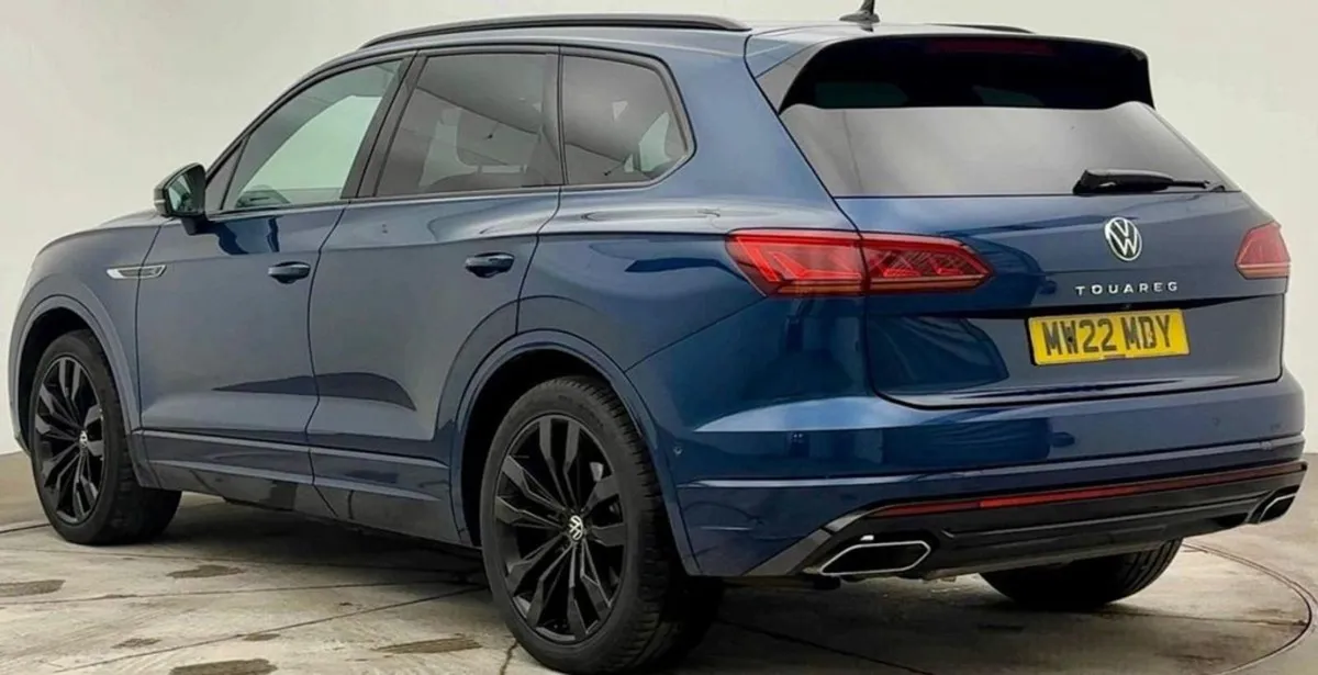 Volkswagen Touareg 3.0 TDI V6 Black Edition SUV 5 - Image 3