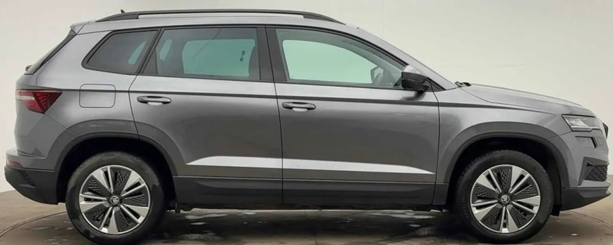 Skoda Karoq 2.0 TDI SE Drive SUV 5dr Diesel DSG E - Image 2